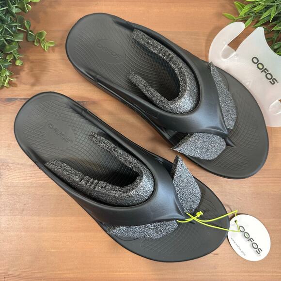 Oofos Ooriginal Unisex Black Recovery Sandals Size M10/W12 - Picture 2 of 7